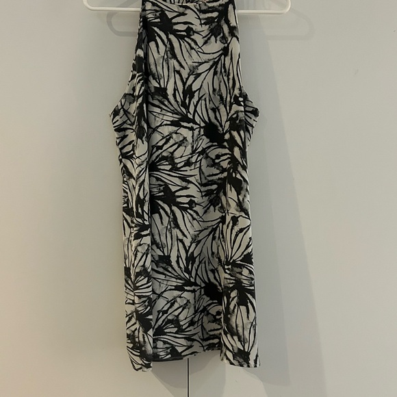 Women’s Sleeveless Mini Dress In Gray & White Tropical Pattern Size Medium - Picture 8 of 8